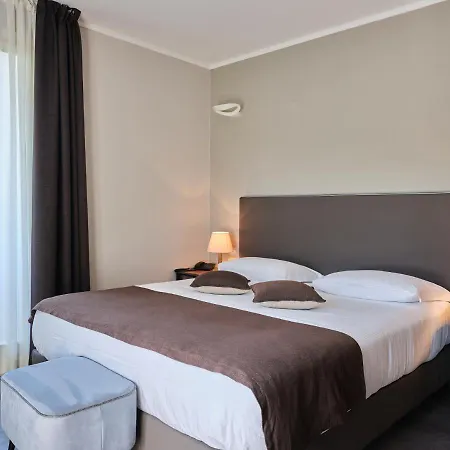 מלון Hotel Ghiffa 4*